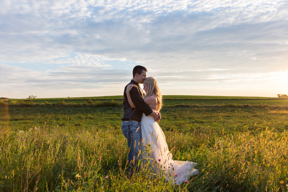 golden hour leads to a sunset photo opportunity at every wedding at barns of old glory