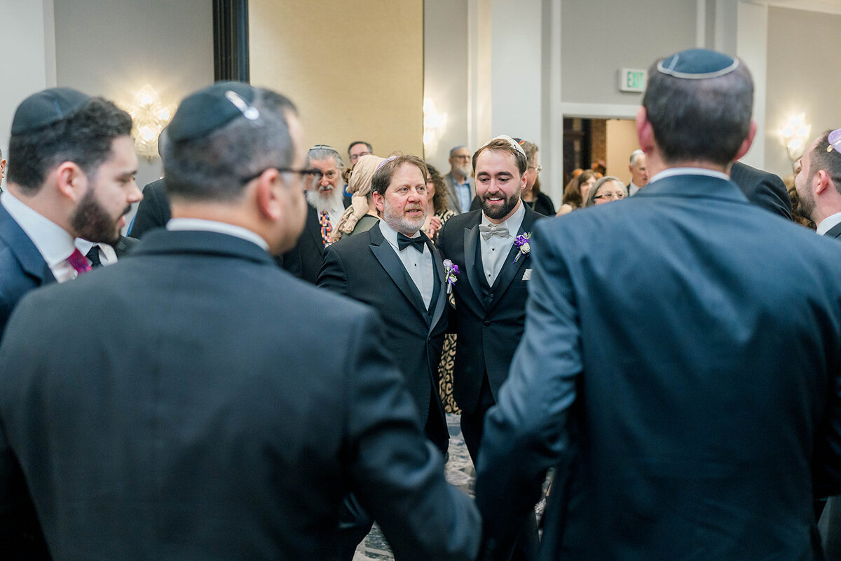 Eliana-Melmed-Photography-Chicago-LosAngeles-Jewish-WeddingPhotography-KabbalatPanim-00095