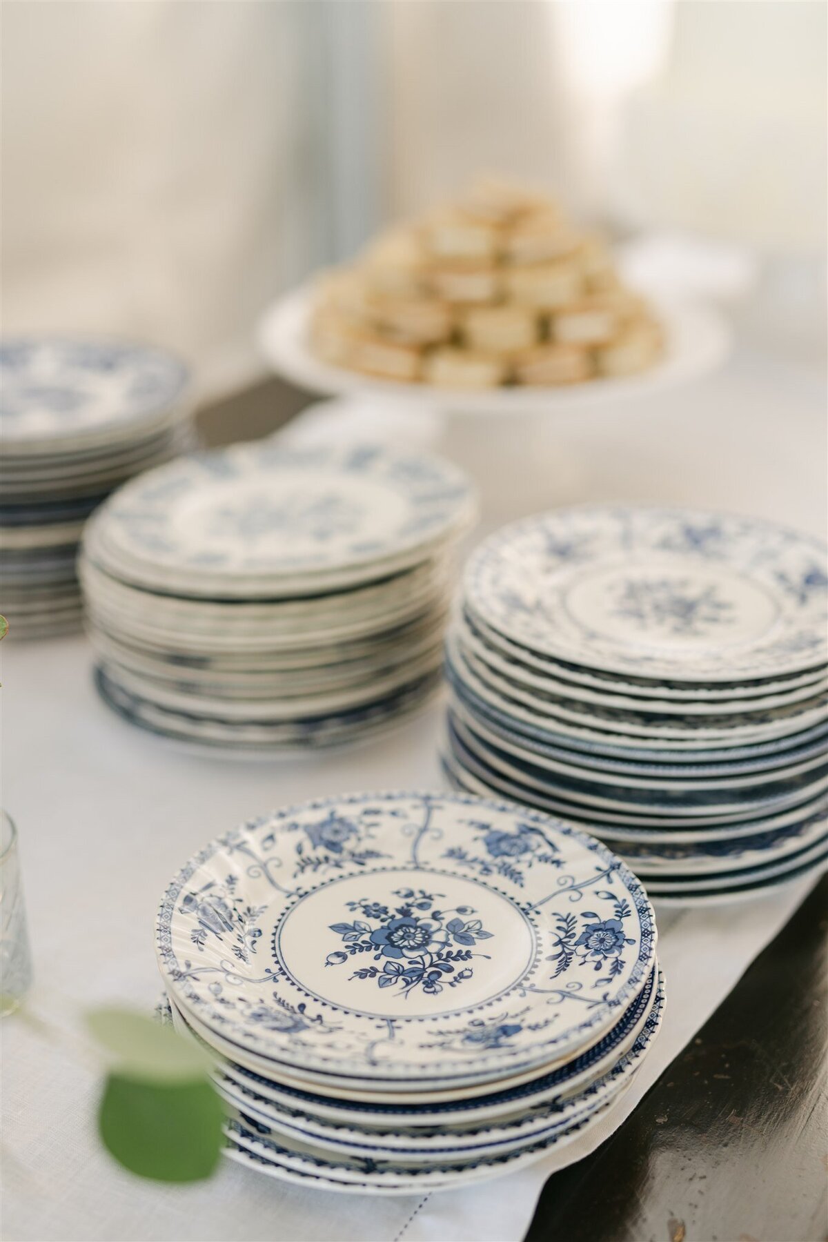 7-Blue and White Ginger Jar Inspired Wedding Desserts-Oak Hill Country Club Wedding-Verve Event Co (4)