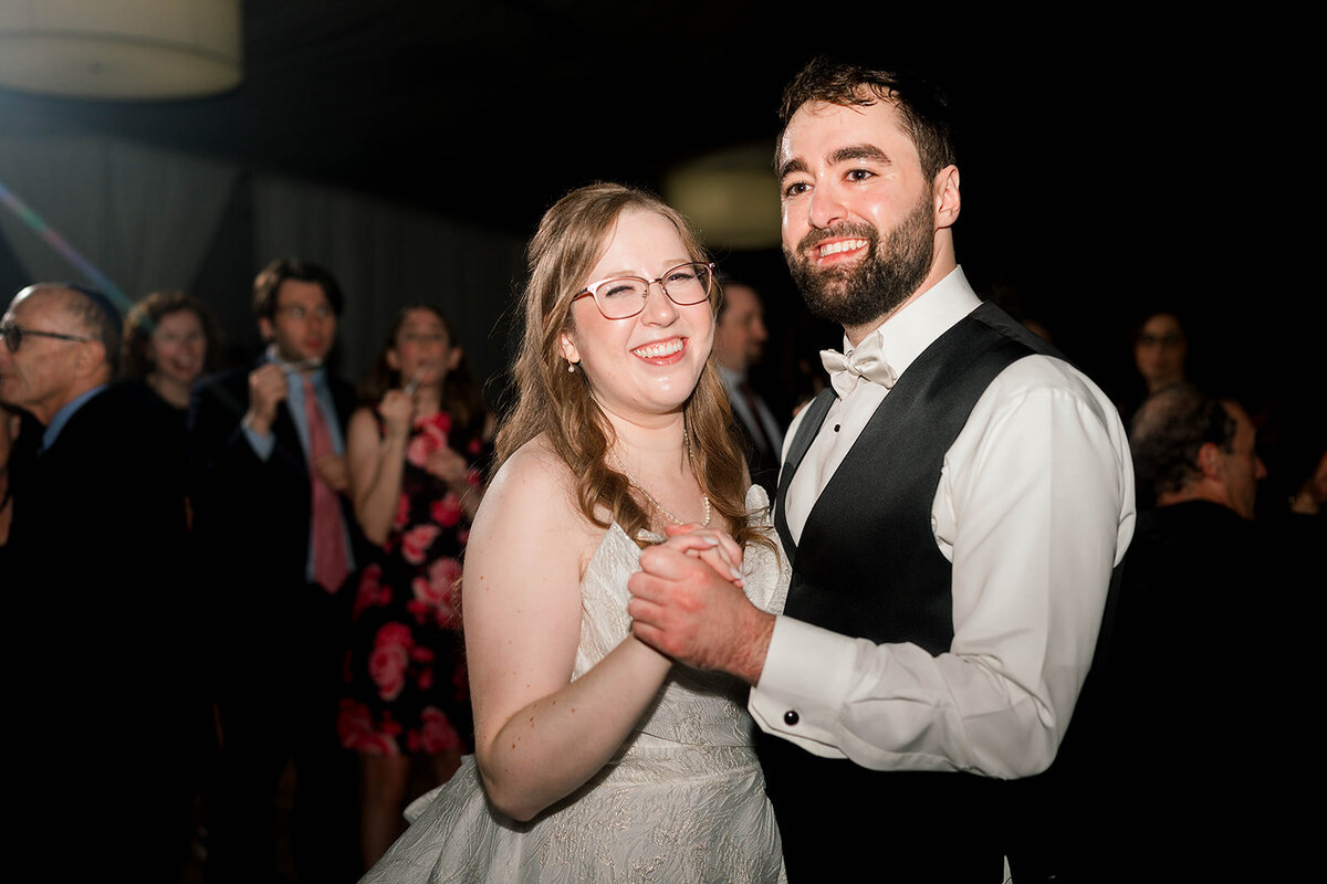 Eliana-Melmed-Photography-Chicago-LosAngeles-Jewish-WeddingPhotography-Dancefloor-00137