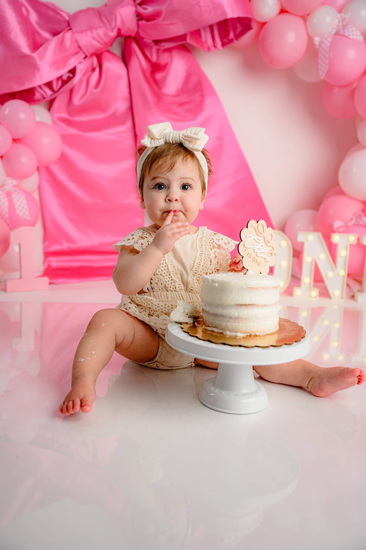 Tobis-Timeless-Treasures-Charlotte-NC-Milestone-Photographer-Cake-Smash-60