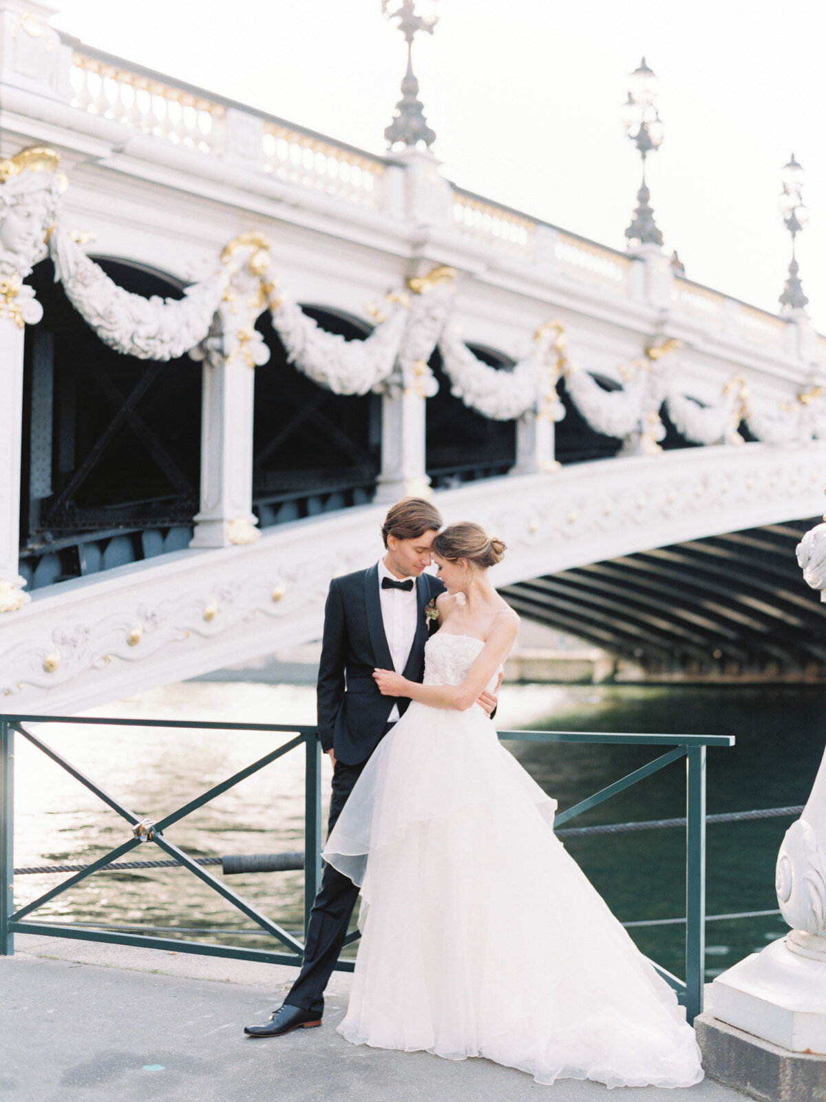 petit-palais-elopement-paris-wedding-photographer-mackenzie-reiter-photography-pont-alexandre-bridge-paris-france-32