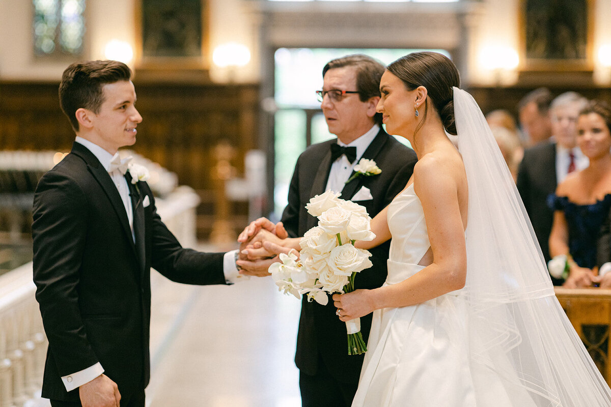 Elegant wedding ceremony at the Carnegie Museum of Natural History in Pittsburgh