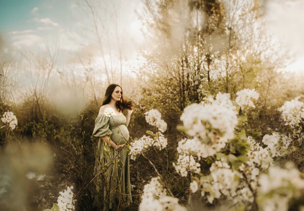 BLOSSOM-MATERNITY-SESSION-MISSOURI