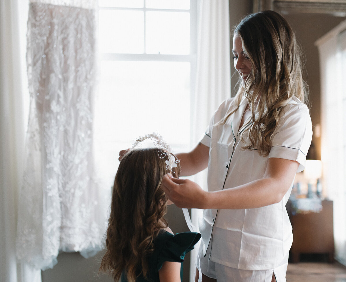 bride-getting-ready-wedding