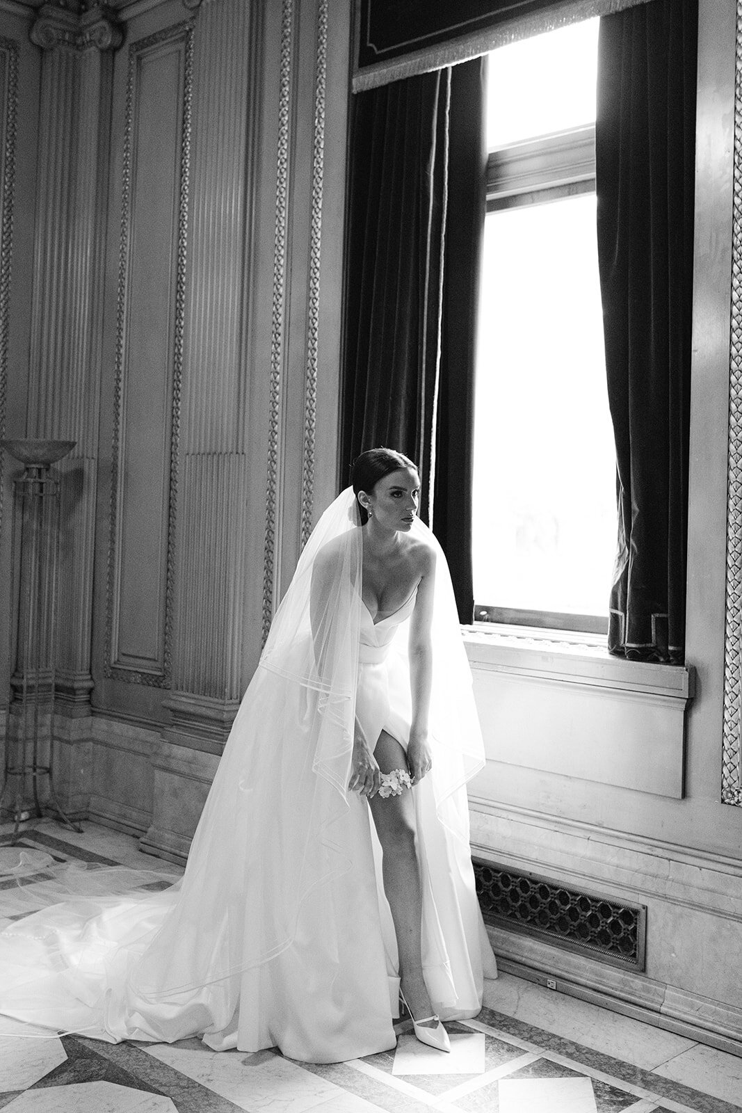 Elegant wedding ceremony at the Carnegie Museum of Natural History in Pittsburgh