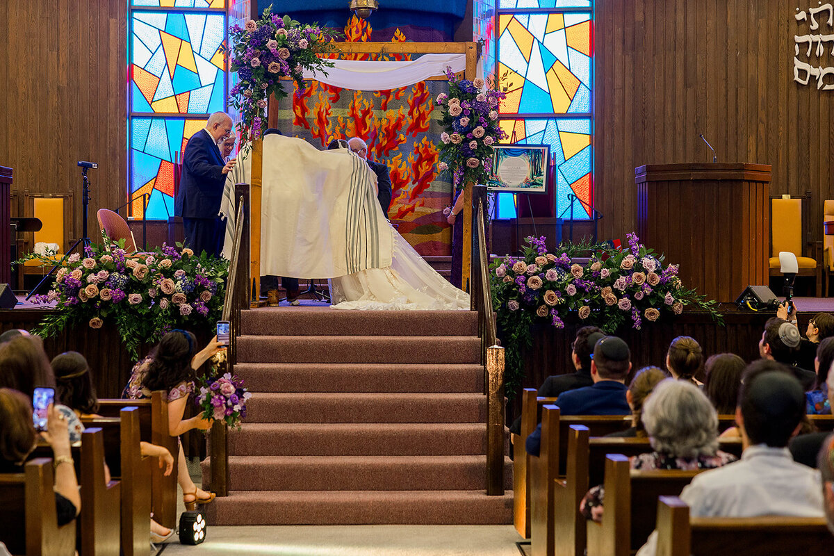 Eliana-Melmed-Photography-Chicago-LosAngeles-Jewish-WeddingPhotography-ElianaSklar-Chuppah-00203