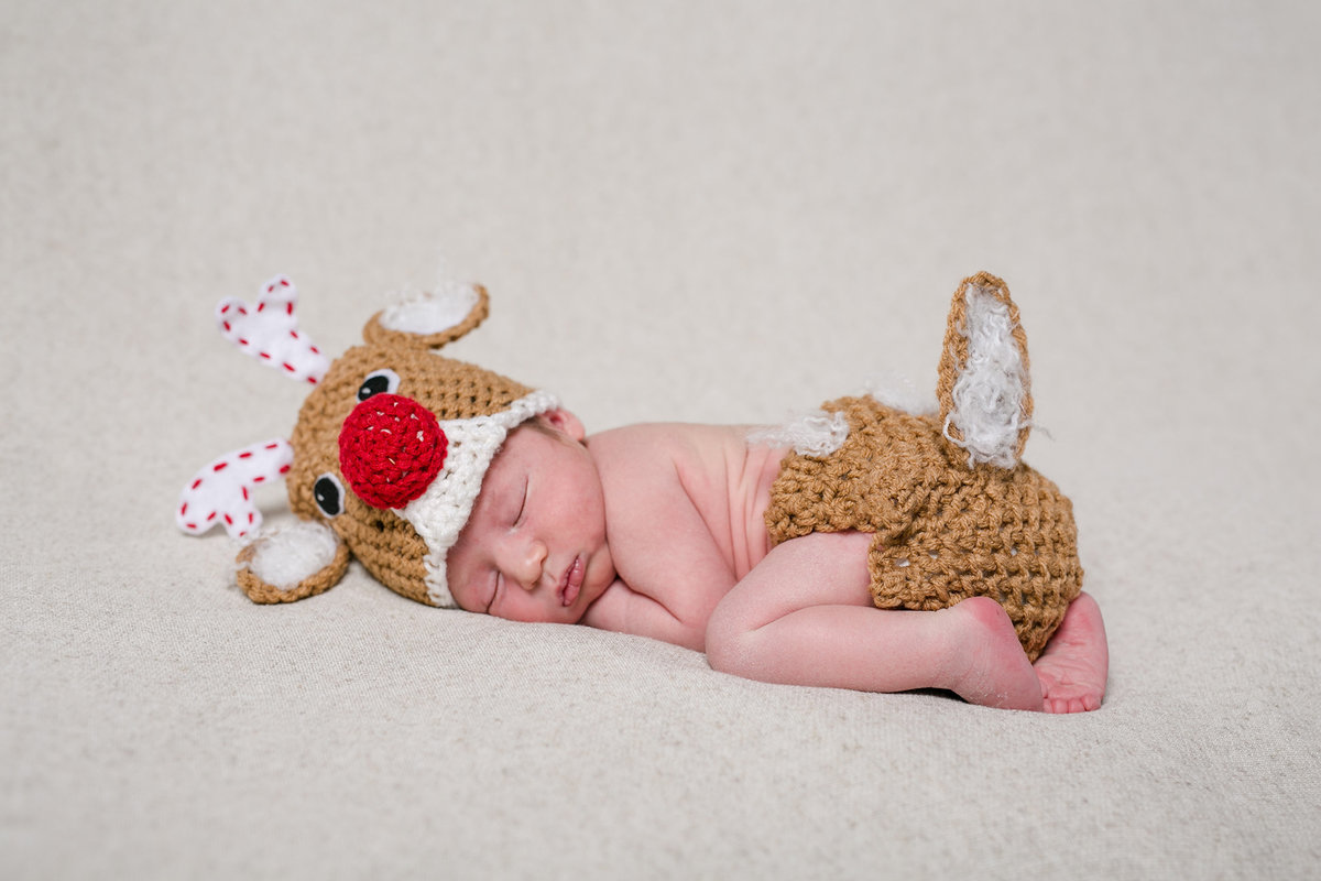 Christmas newborn photo ideas