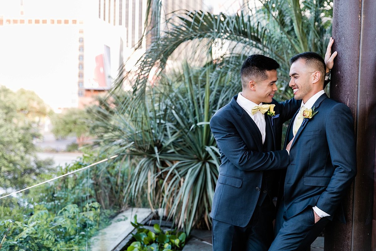 Dallas-same-sex-wedding-engagement-photographer-Julia-Sharapova_0009