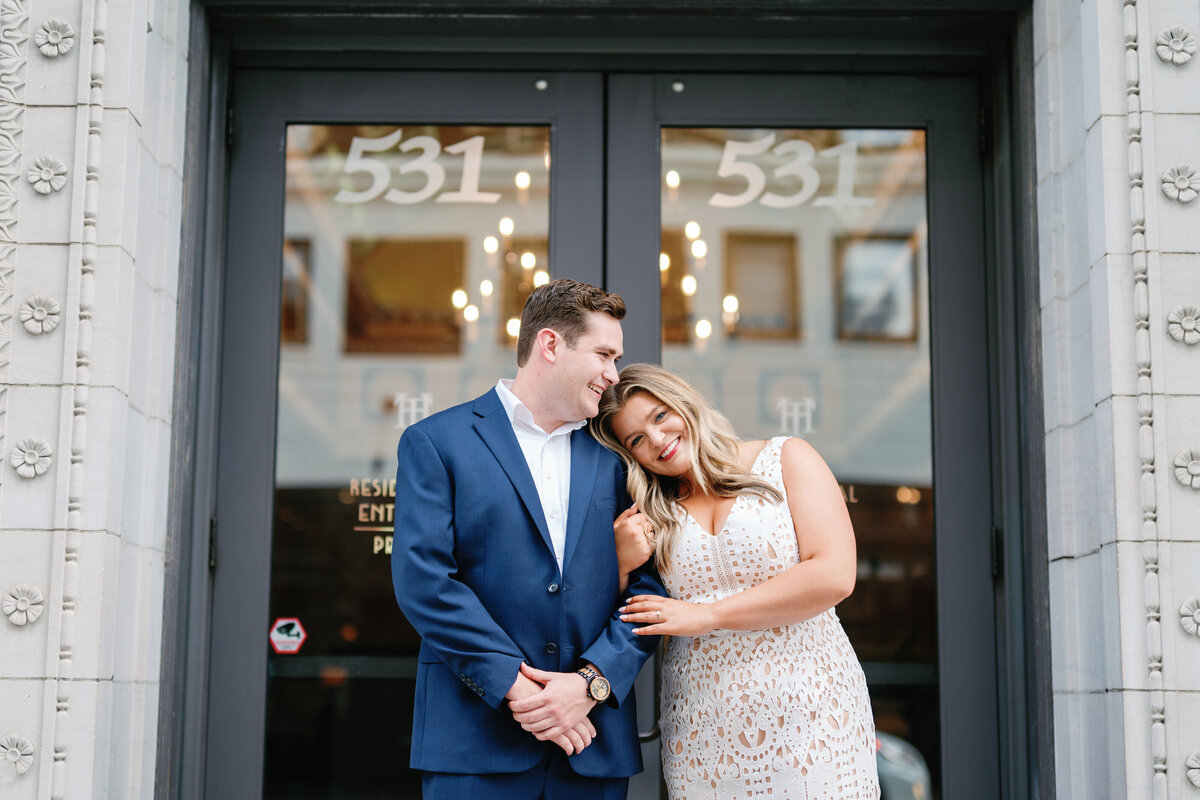 Paige and Tommy Engagement Sesison - Downtown Knoxville Tennessee - East Tennessee Wedding Photographer - Alaina René Photohgraphy-56