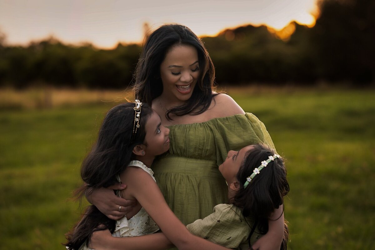Brisbane-Family-Portrait-2-Girl-in-Oxley-Creek-Common-during-Sunset-20