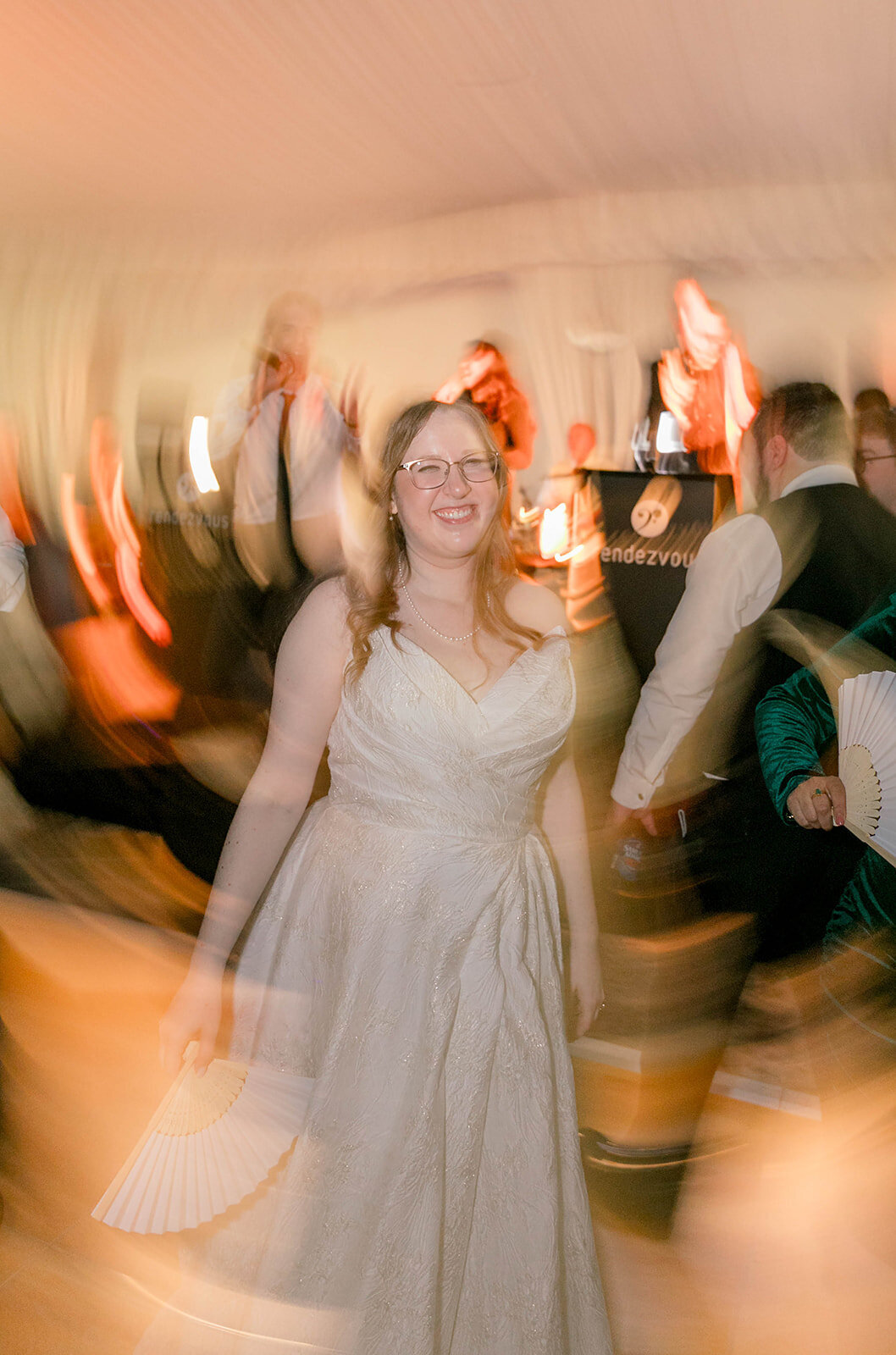 Eliana-Melmed-Photography-Chicago-LosAngeles-Jewish-WeddingPhotography-Dancefloor-00088
