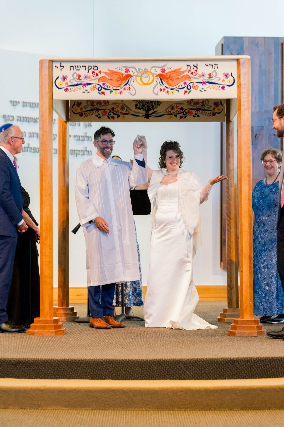 Eliana-Melmed-Photography-Chicago-LosAngeles-Jewish-WeddingPhotography-ShulaNoah-Chuppah-00157