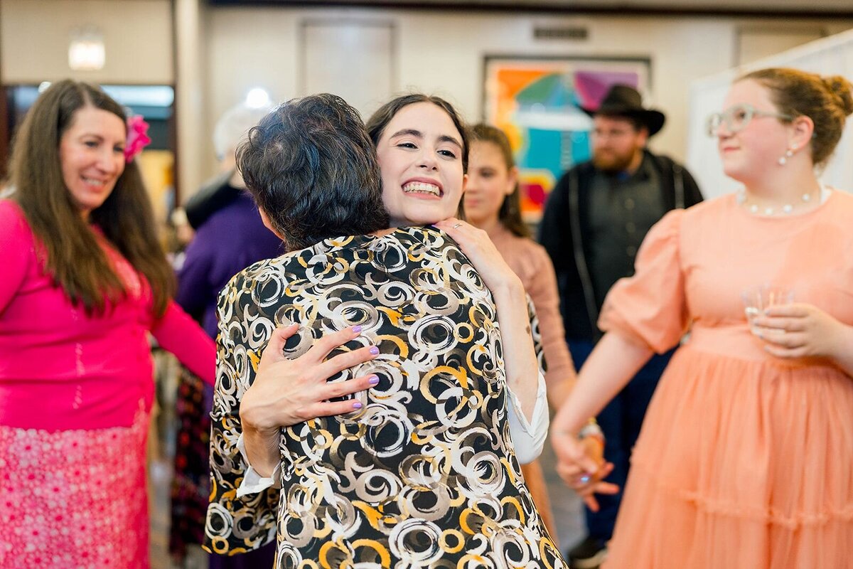 Eliana-Melmed-Photography-Chicago-LosAngeles-Jewish-WeddingPhotographer-CarmiKalman-WomensDancing-00083