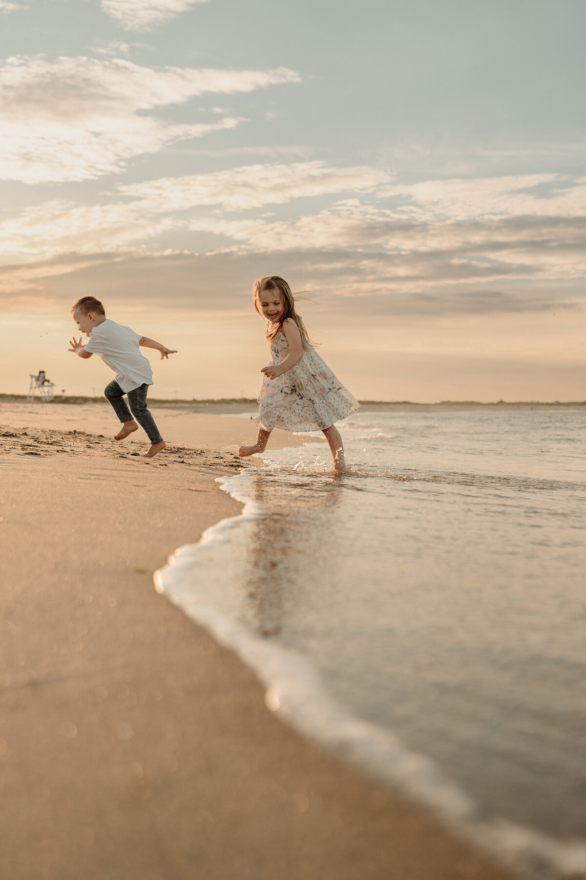 Sandy Hook, Atlantic Highlands, NJ photographer. Atlantic Highlands, NJ family photographer. New Jersey family photographer. Monmouth County photographer. Family beach photoshoot.