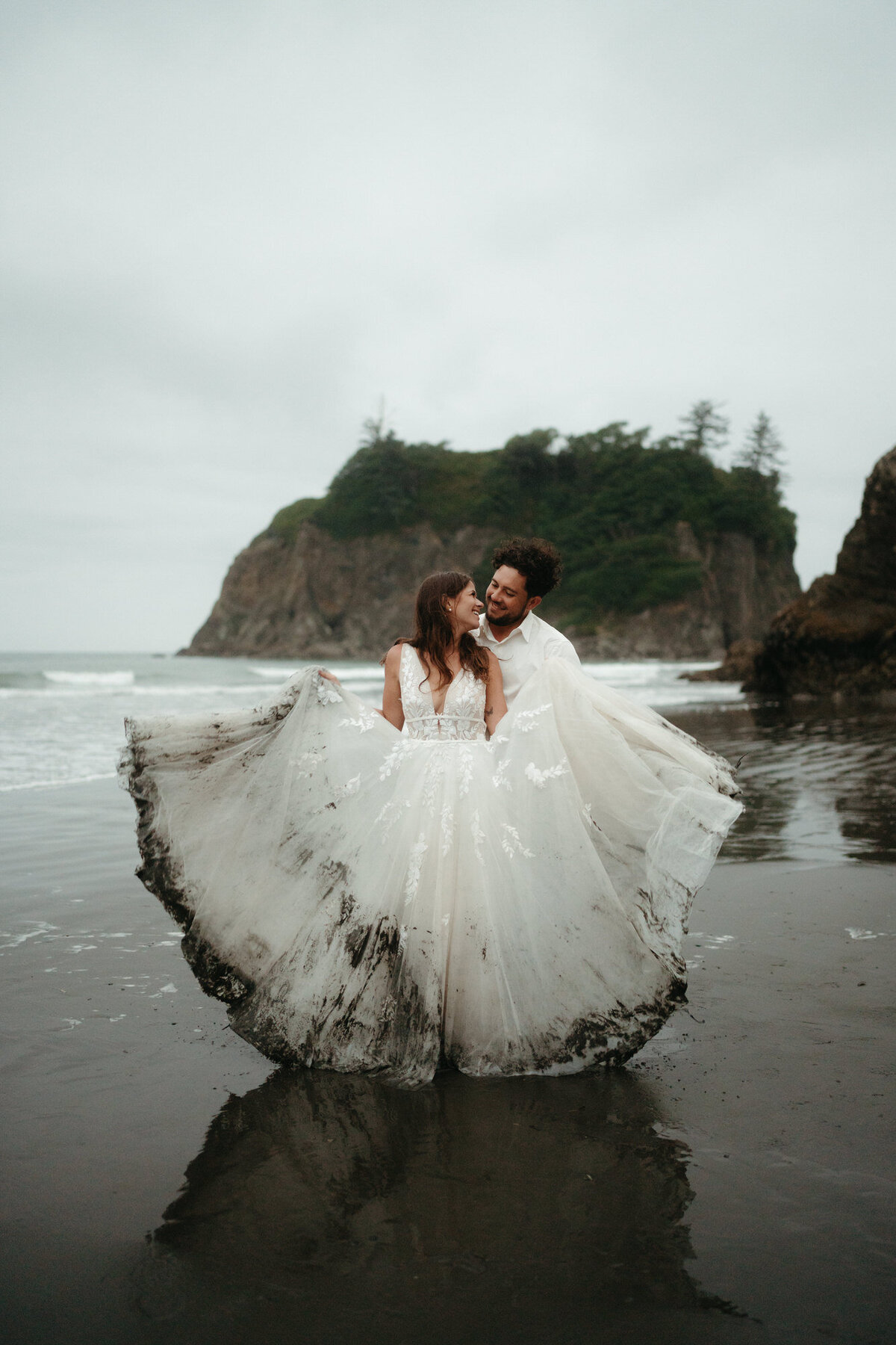 the_chaffins_international_destination_wedding_elopement_photographers_sammie_chaffin_micah_editorial_adventure_photos_travel_olympic_national_park_45