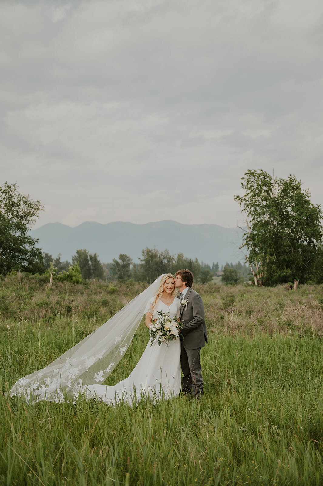 presley-gray-photo-elegant-montana-wedding-6732