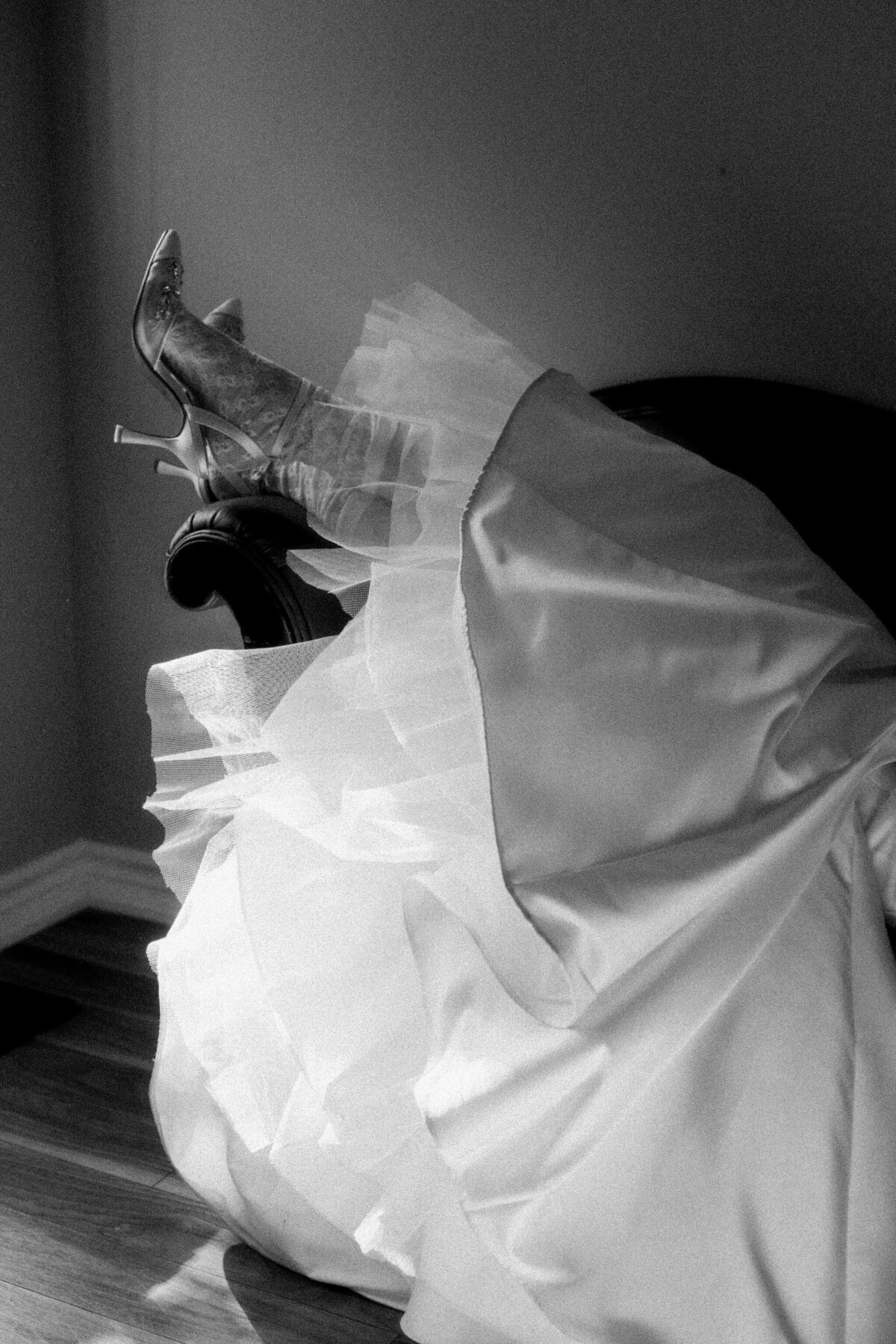 095-Cinematic-Editorial-Wedding-Toronto-Doctors-House-Lisa-Vigliotta-Photography