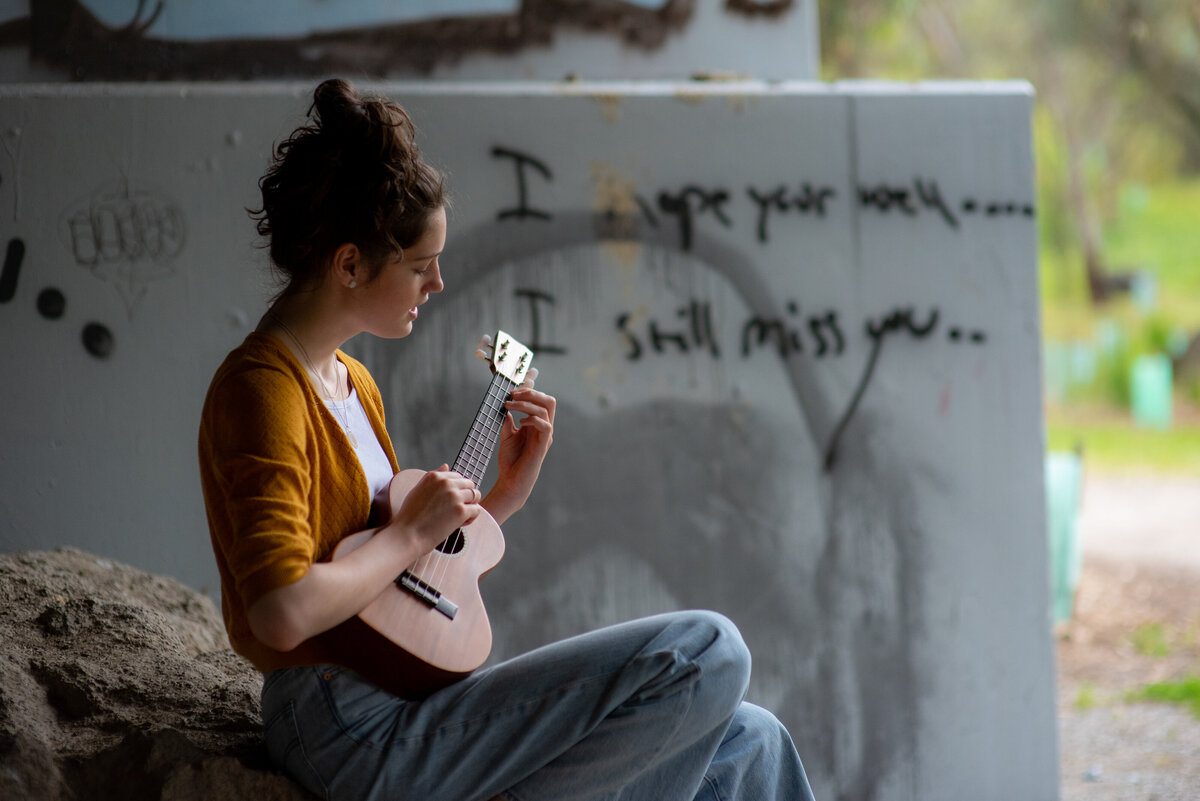 teenage-girl-portrait-melbourne-graffiti-ukelele-musician