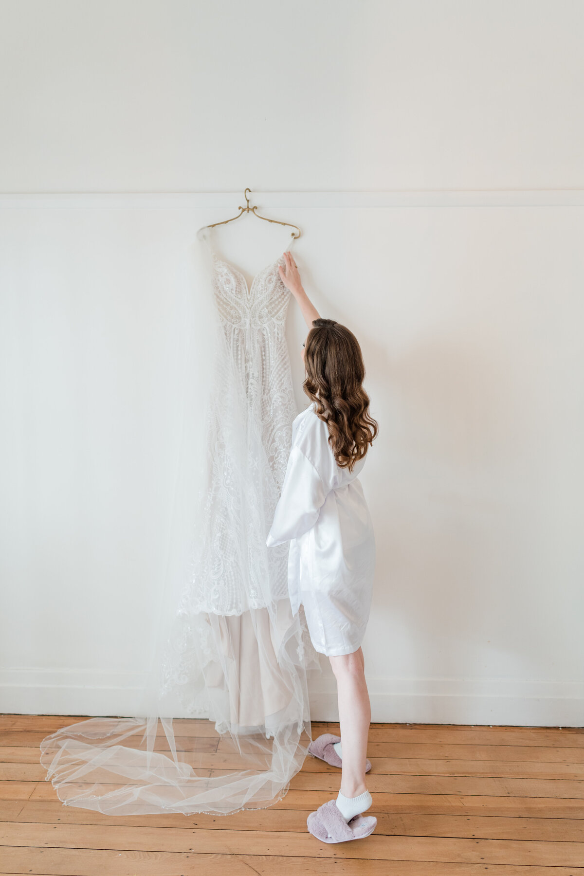 Bride's lace wedding dress at Robertson Hotel