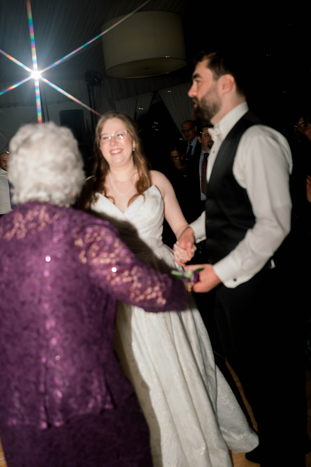 Eliana-Melmed-Photography-Chicago-LosAngeles-Jewish-WeddingPhotography-Dancefloor-00150