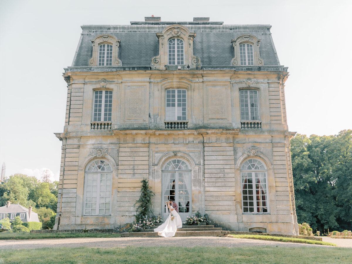 Chateau de Champlatreux Editorial-Purple Florals-Paris-France-Destination Wedding-Samin Photography-3
