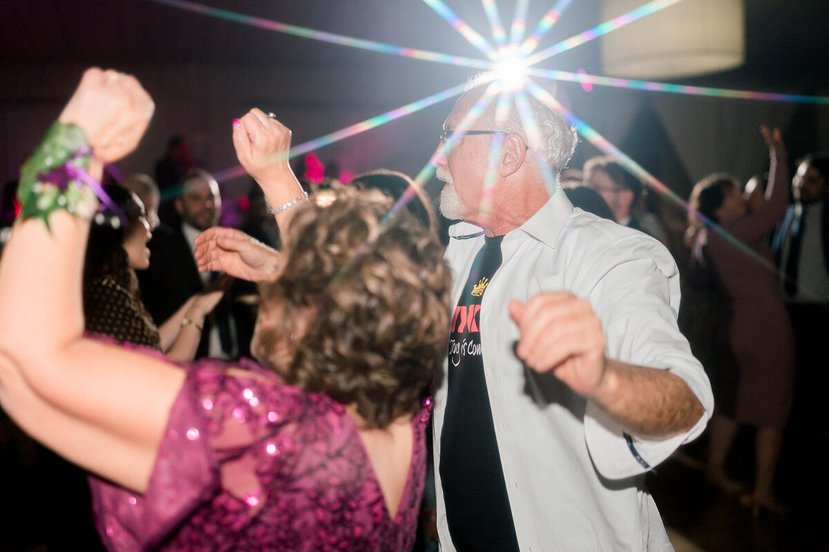Eliana-Melmed-Photography-Chicago-LosAngeles-Jewish-WeddingPhotography-Dancefloor-00186
