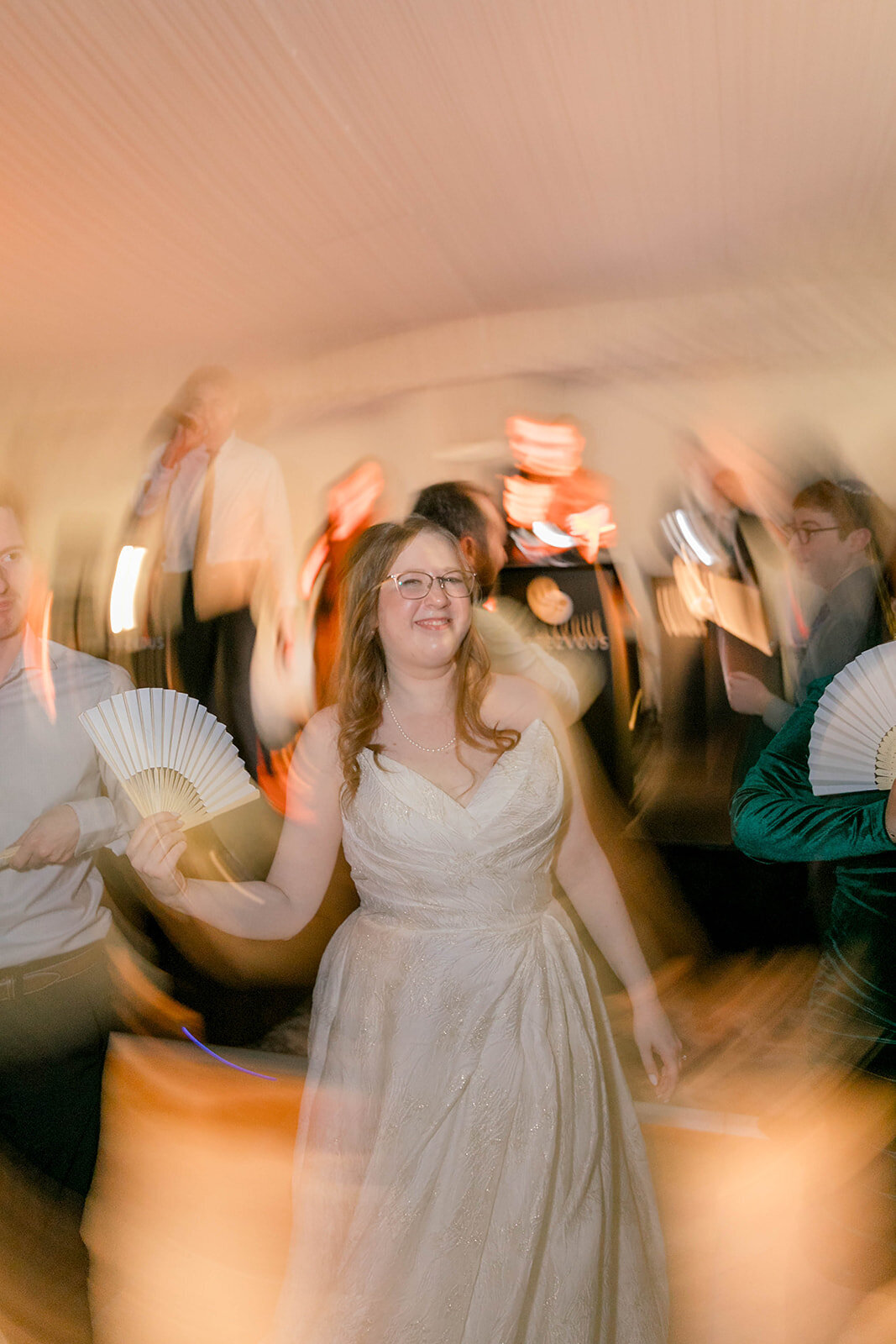 Eliana-Melmed-Photography-Chicago-LosAngeles-Jewish-WeddingPhotography-Dancefloor-00090