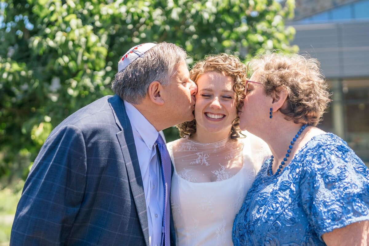 Eliana-Melmed-Photography-Chicago-LosAngeles-Jewish-WeddingPhotography-ShulaNoah-FamilyFormals-00043
