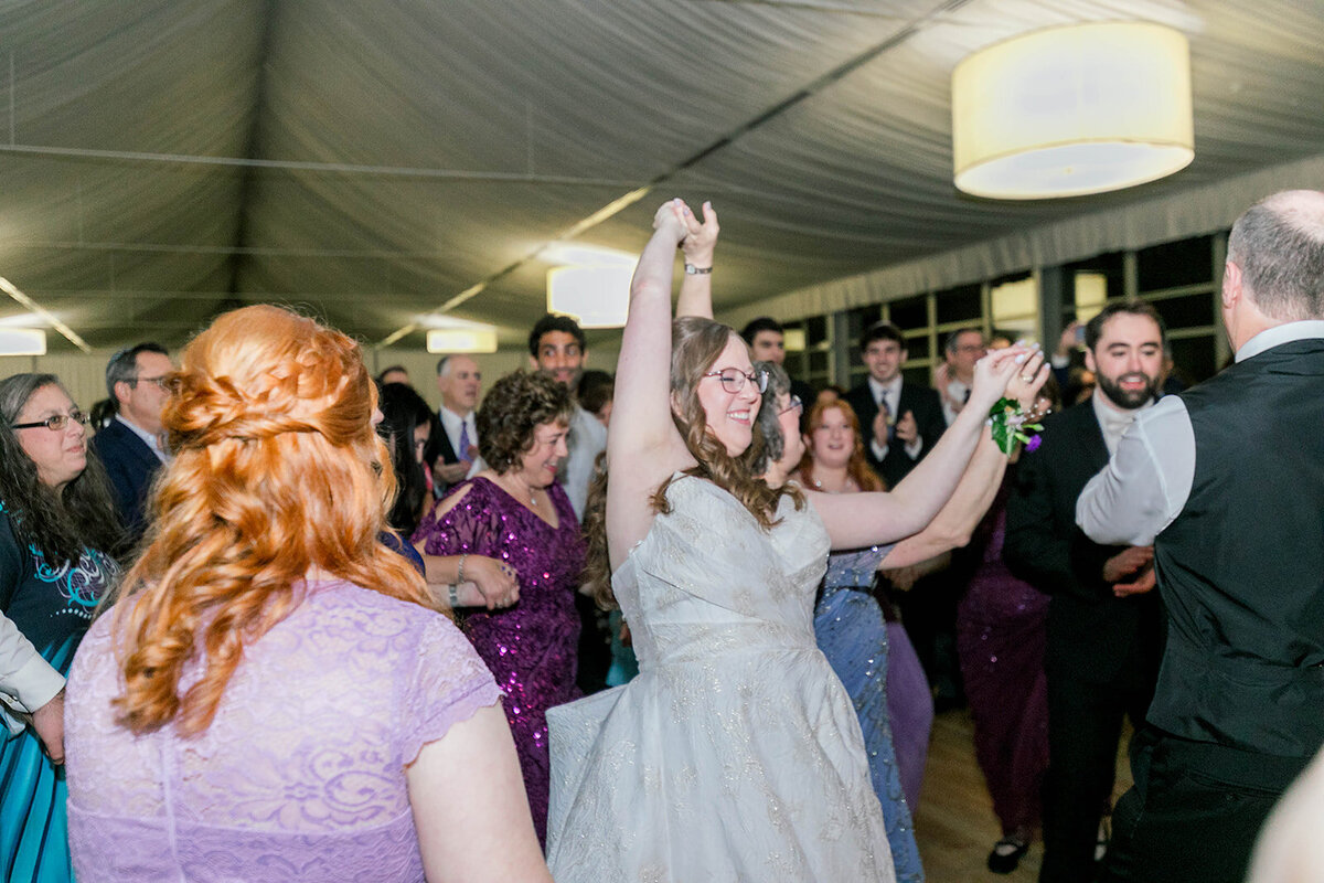 Eliana-Melmed-Photography-Chicago-LosAngeles-Jewish-WeddingPhotography-SimchaDancing-00227