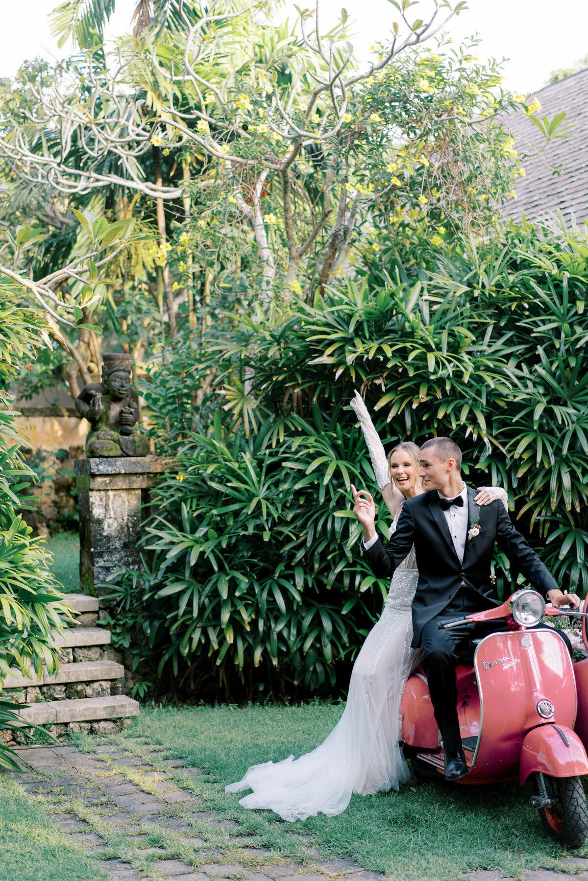 Bali_Venue_glasshouse_Tirtha_Uluwatu_Top_Top_Wedding_Fine_Art_Film_Photographer__Luxury_Wedding_Asian_Vicki_Grafton_Photography.JPG146