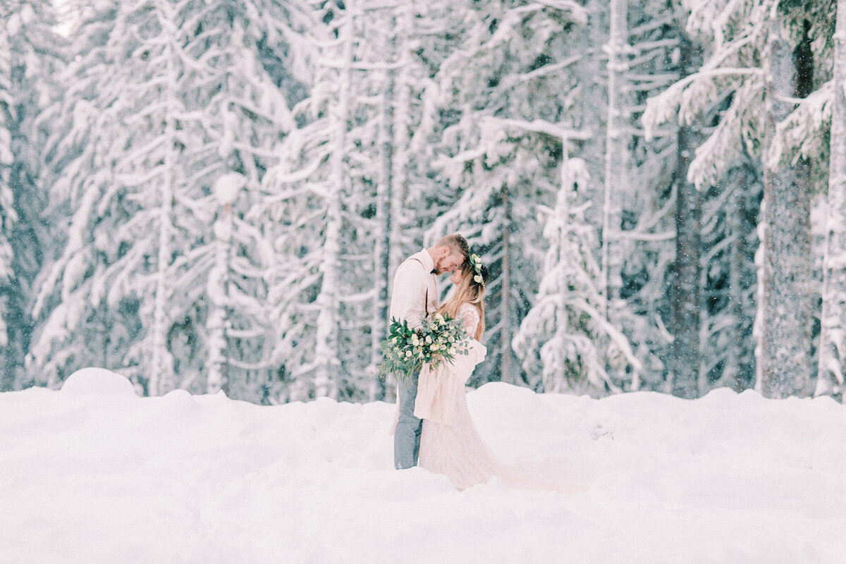 Winter Mount Hood Wedding, Rachel Howerton Photography (43)
