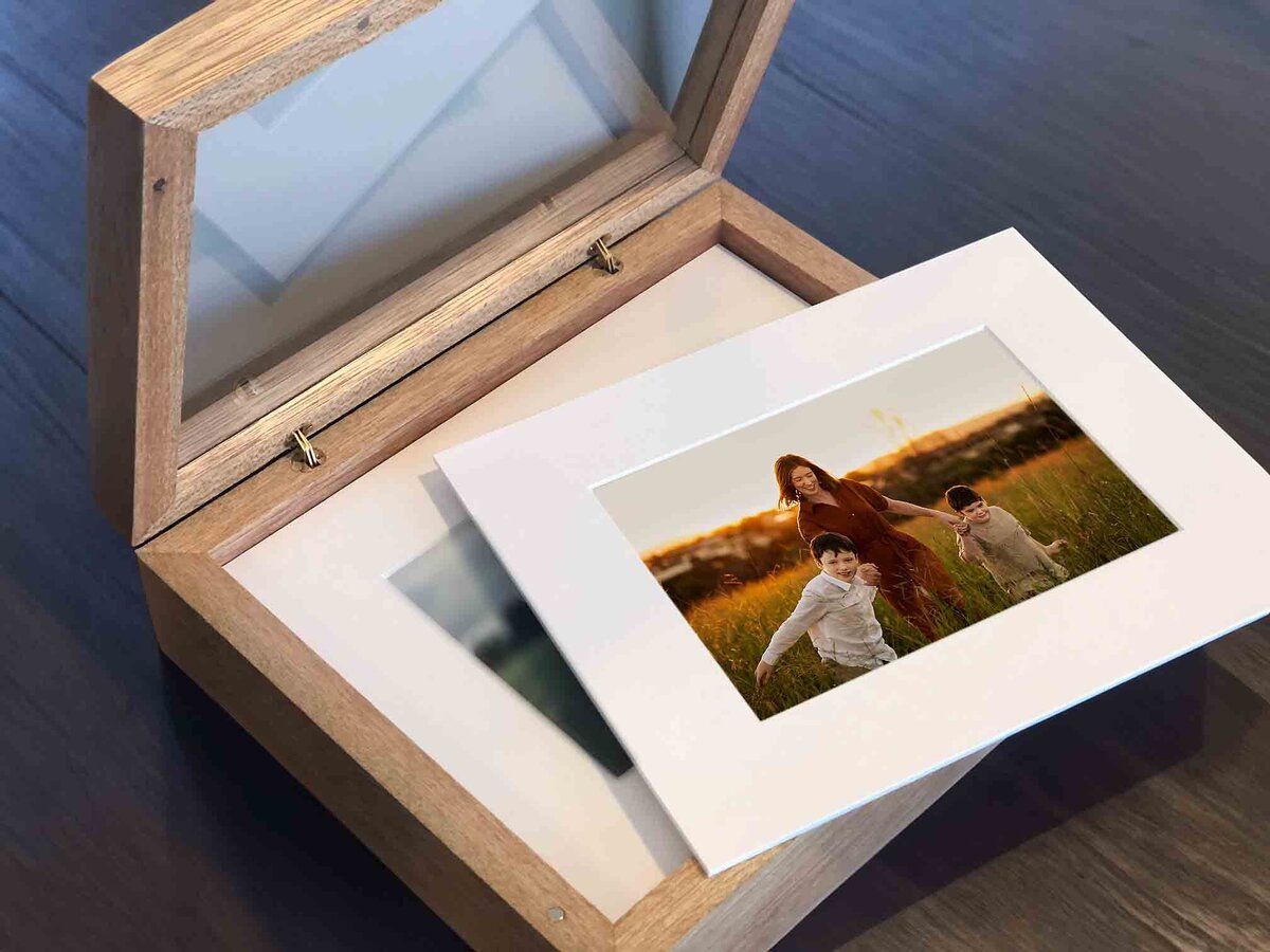 Brisbane-Family-Portrait-Wooden Folio Box 15 Art Mounts