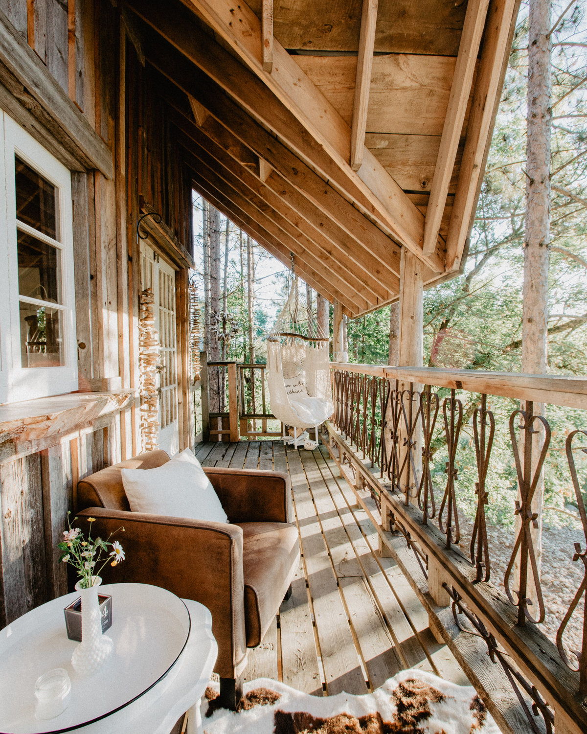 Treehouse and Cabin Retreat12