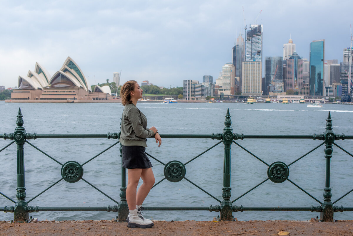 teenage-girl-portrait-sydney-australia-city-opera-house