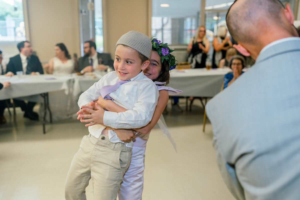 Eliana-Melmed-Photography-Chicago-LosAngeles-Jewish-WeddingPhotography-ElianaSklar-Tisch-00115