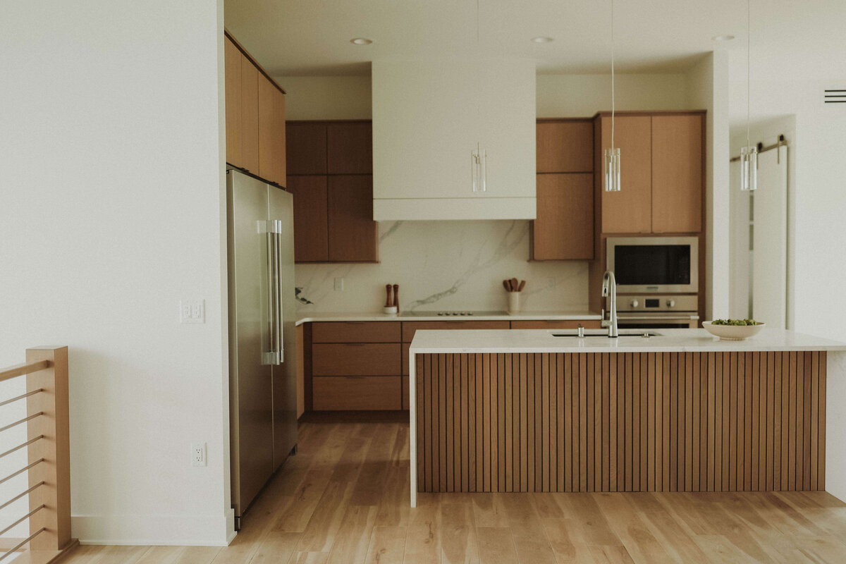 1320-Kitchen-Polk-City-Central-Iowa-Custom-Home-JRL-Builders-3F1A4640