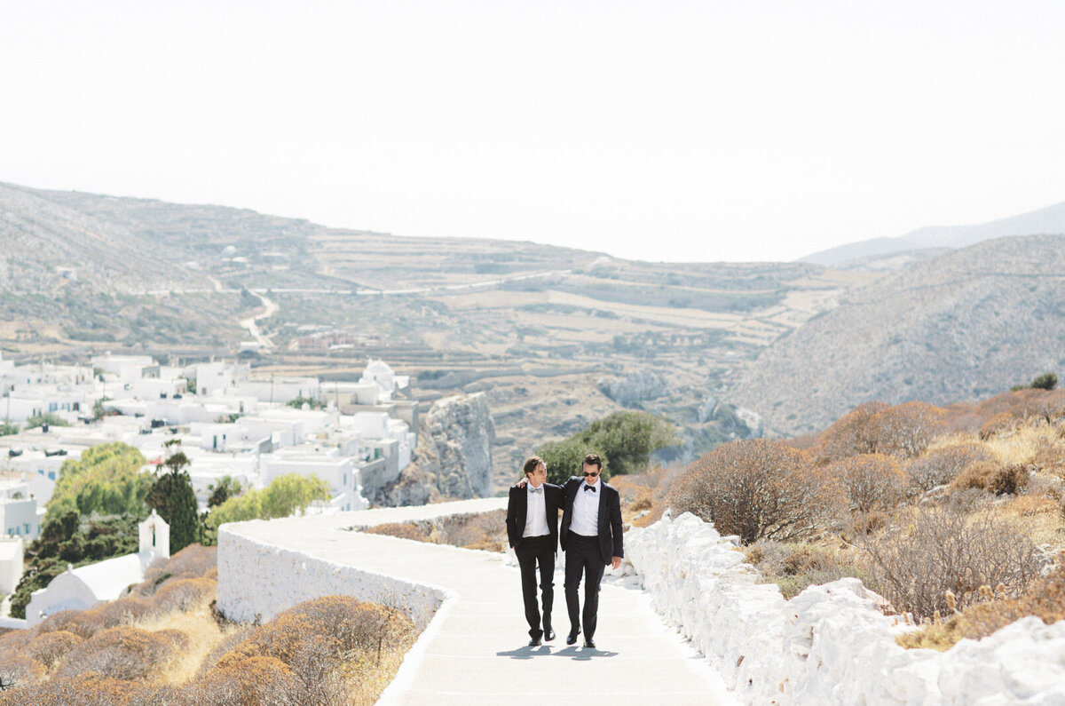 021_wedding in folegandros Greece by Kostis Mouselimis