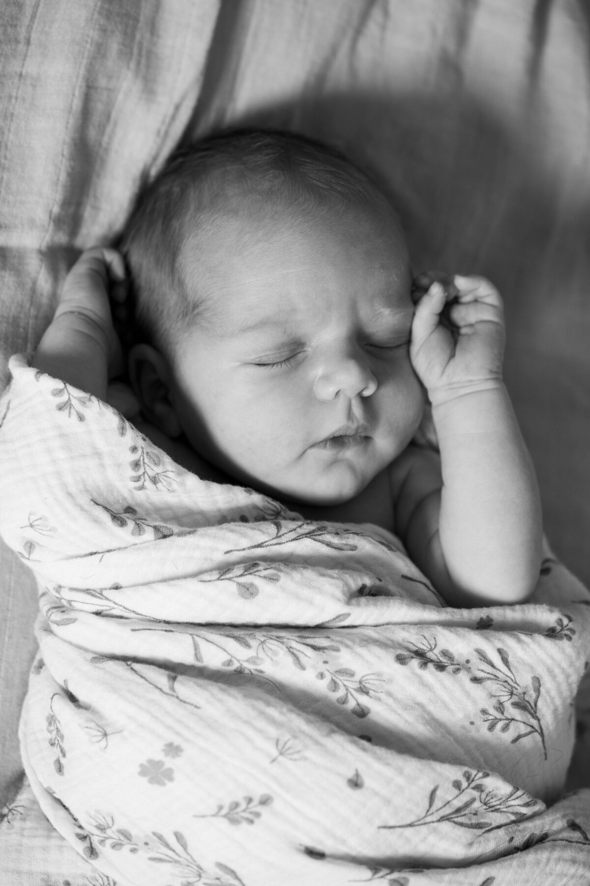 Candid-Newborn-Photos-in-Hartford-7
