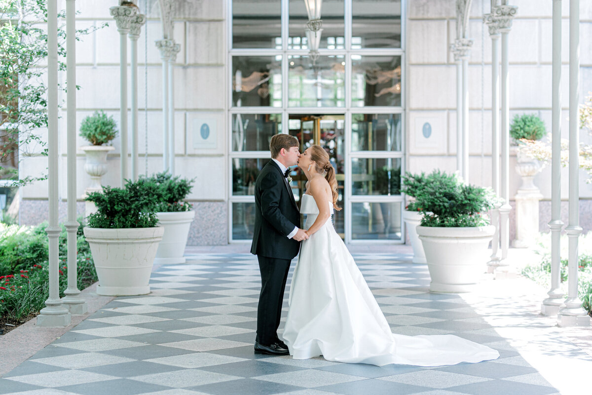 Hannah & Jason's Wedding at Hotel Crescent Court Club Perkins Chapel | Dallas Wedding Photographer | Sami Kathryn Photography-64