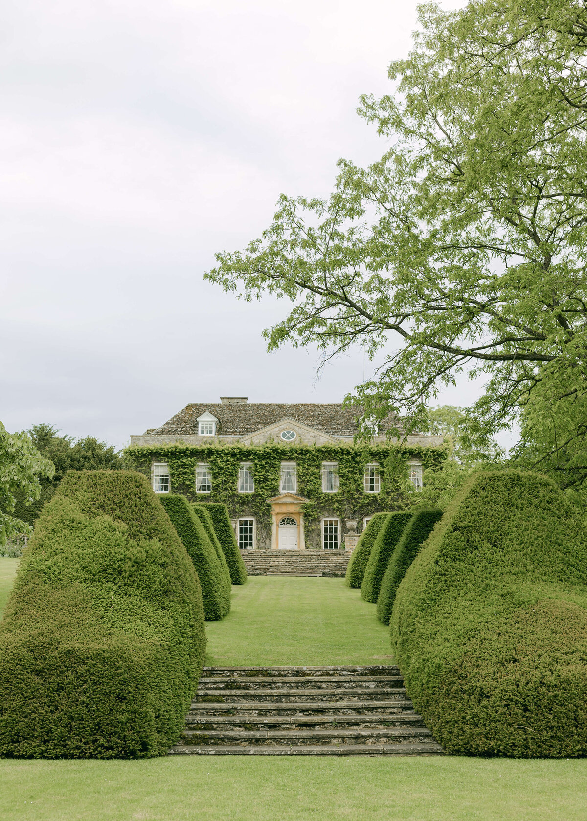 chloe-winstanley-weddings-cotswolds-cornwell-manor-house-gardens