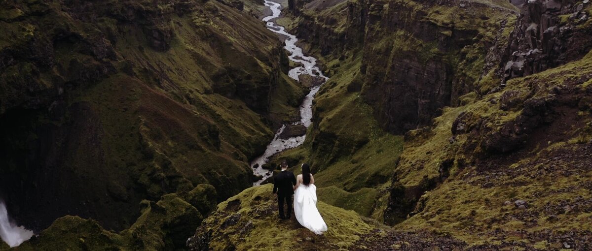 South-Iceland-Amazing-Waterfall-Elopement-008