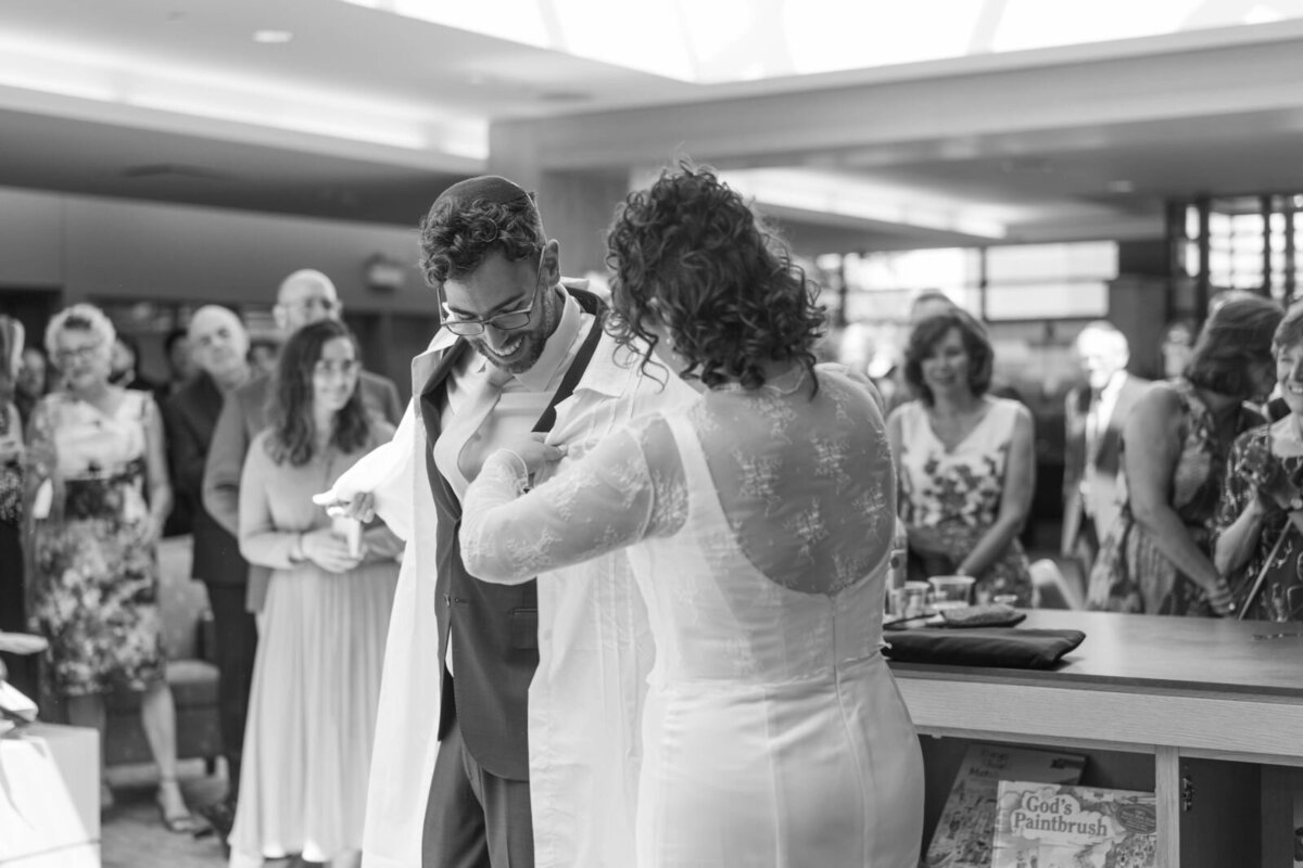 Eliana-Melmed-Photography-Chicago-LosAngeles-Jewish-WeddingPhotography-ShulaNoah-Tisch-00227