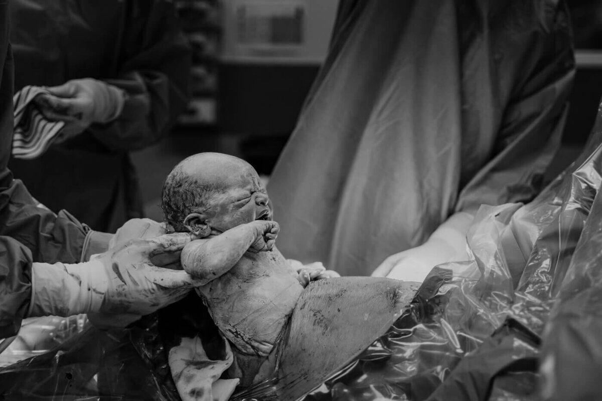 Geboortefotografie, keizersnedefotograaf, geboorte, bevalling, geboortefotograaf www.defotokundige.nl-6