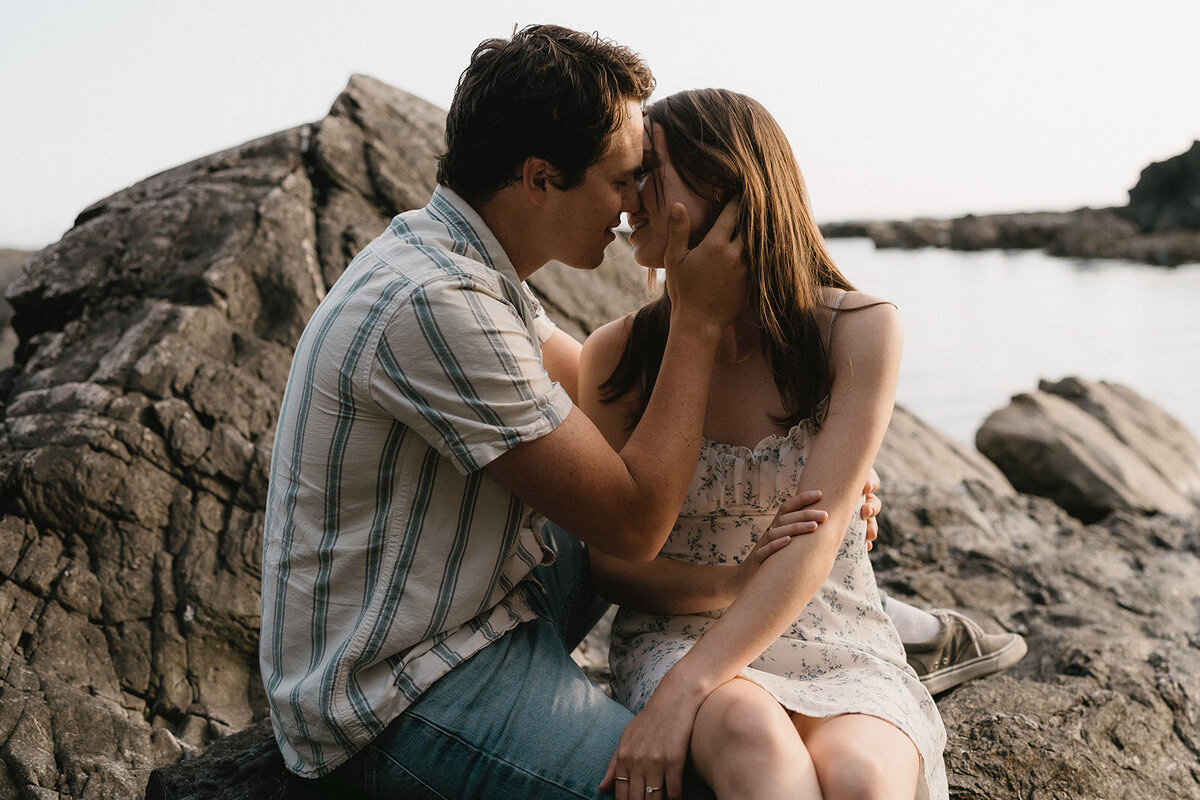 Botanical-Beach-Engagement-Photos-4