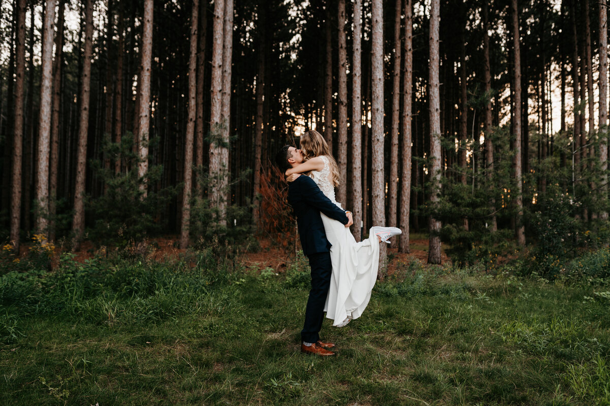 Minnesota wedding photographer based in Minneapolis