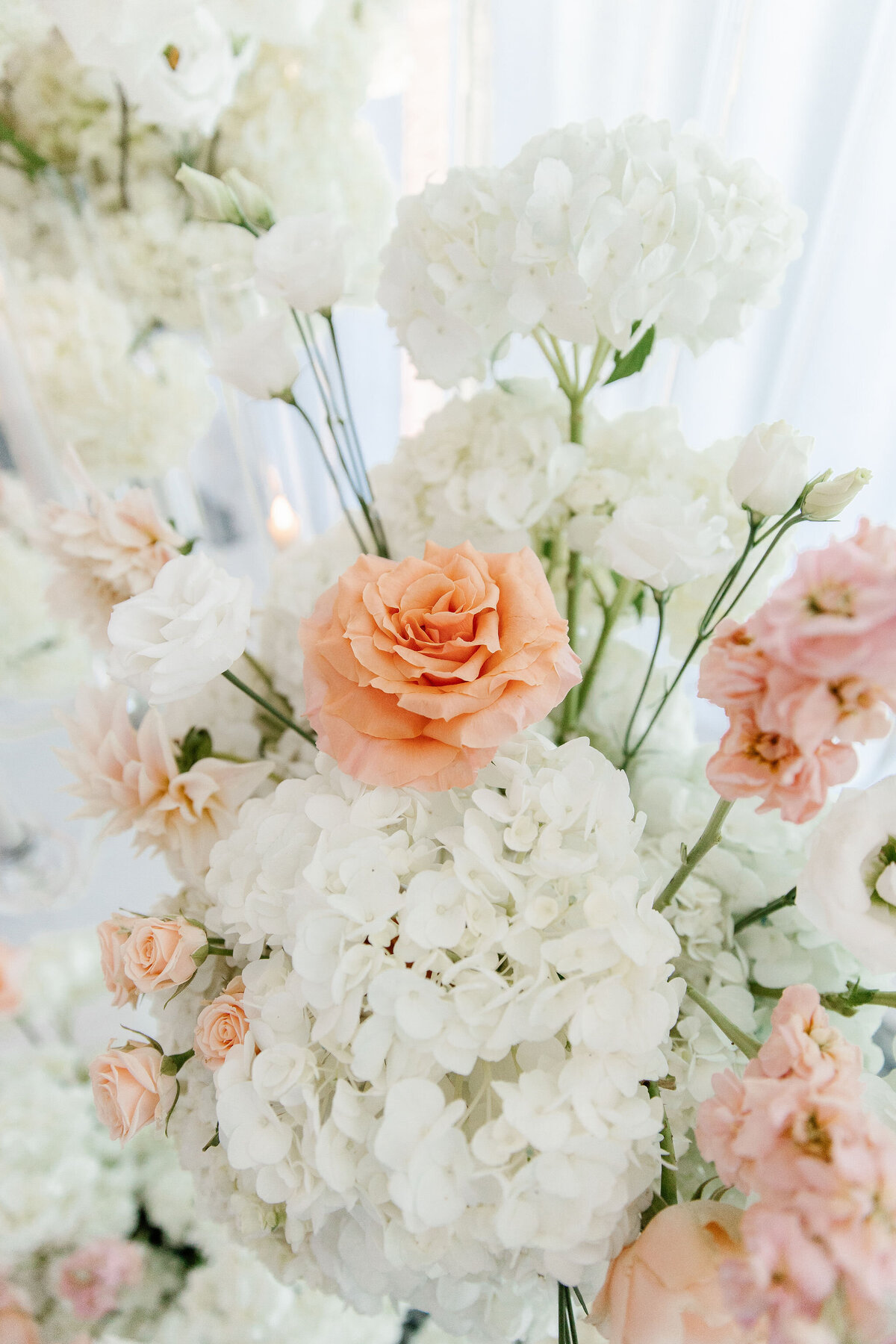 luxury-wedding-floral-arrangement-peach-ivory-016
