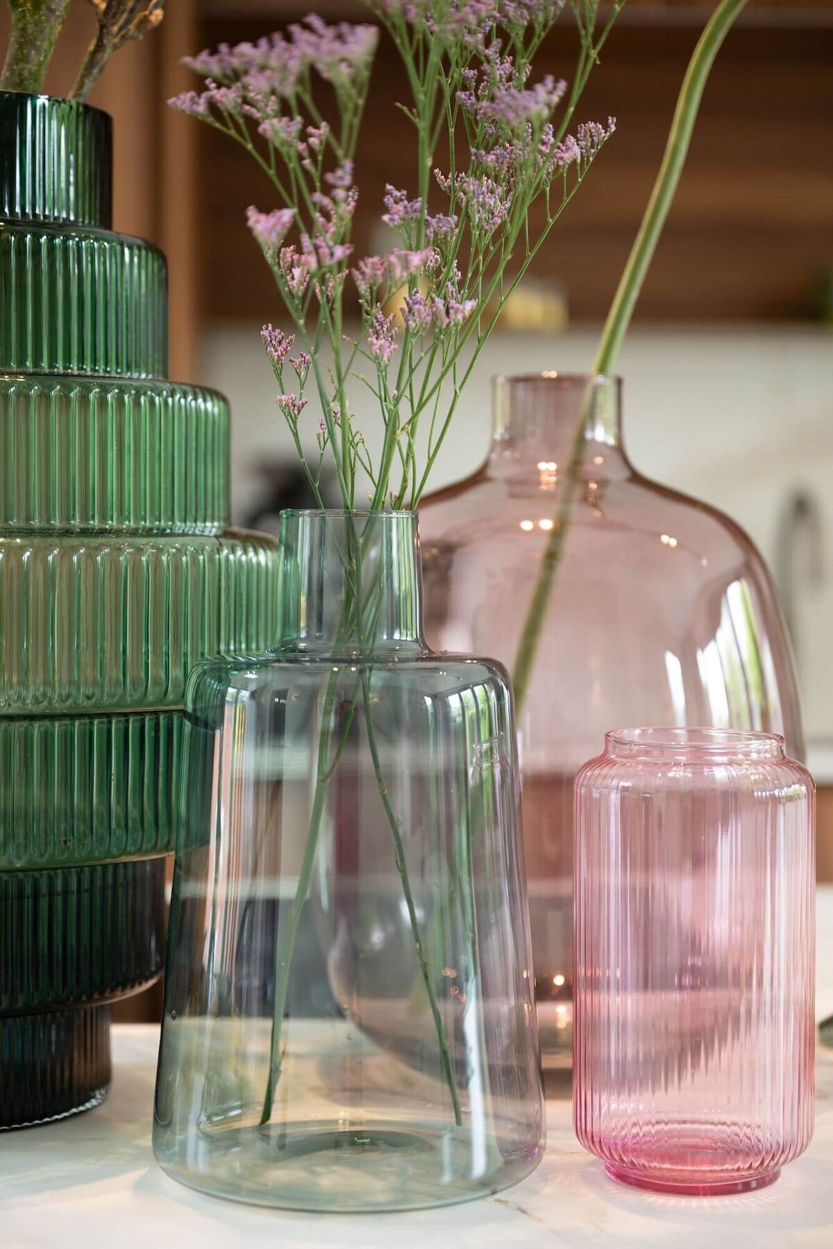 Decoratieitems in moderne keuken