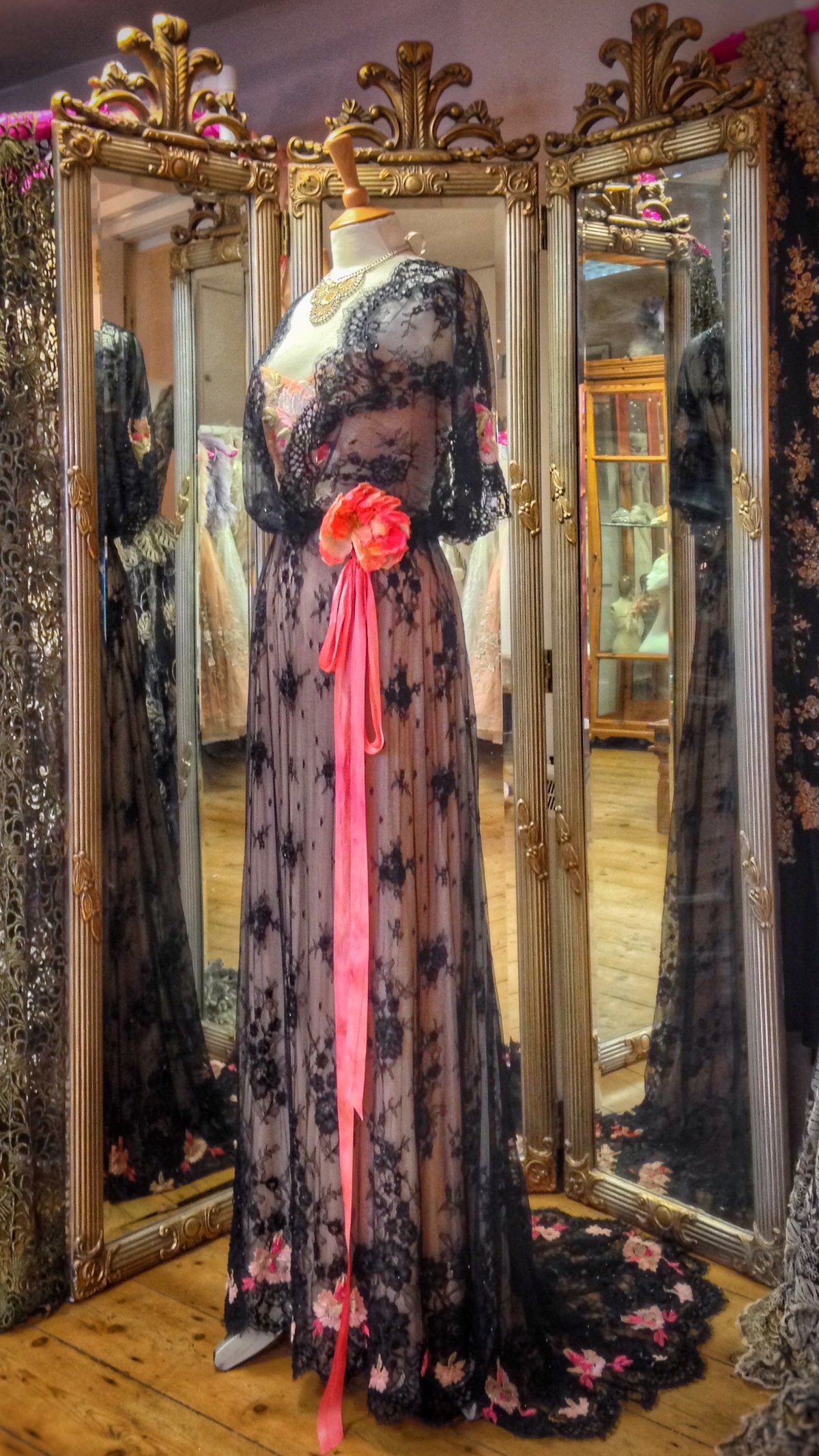 Kalypso_belle_epoque_edwardian_vintage_style_black_lace_evening_dress_JoanneFlemingDesign (1)