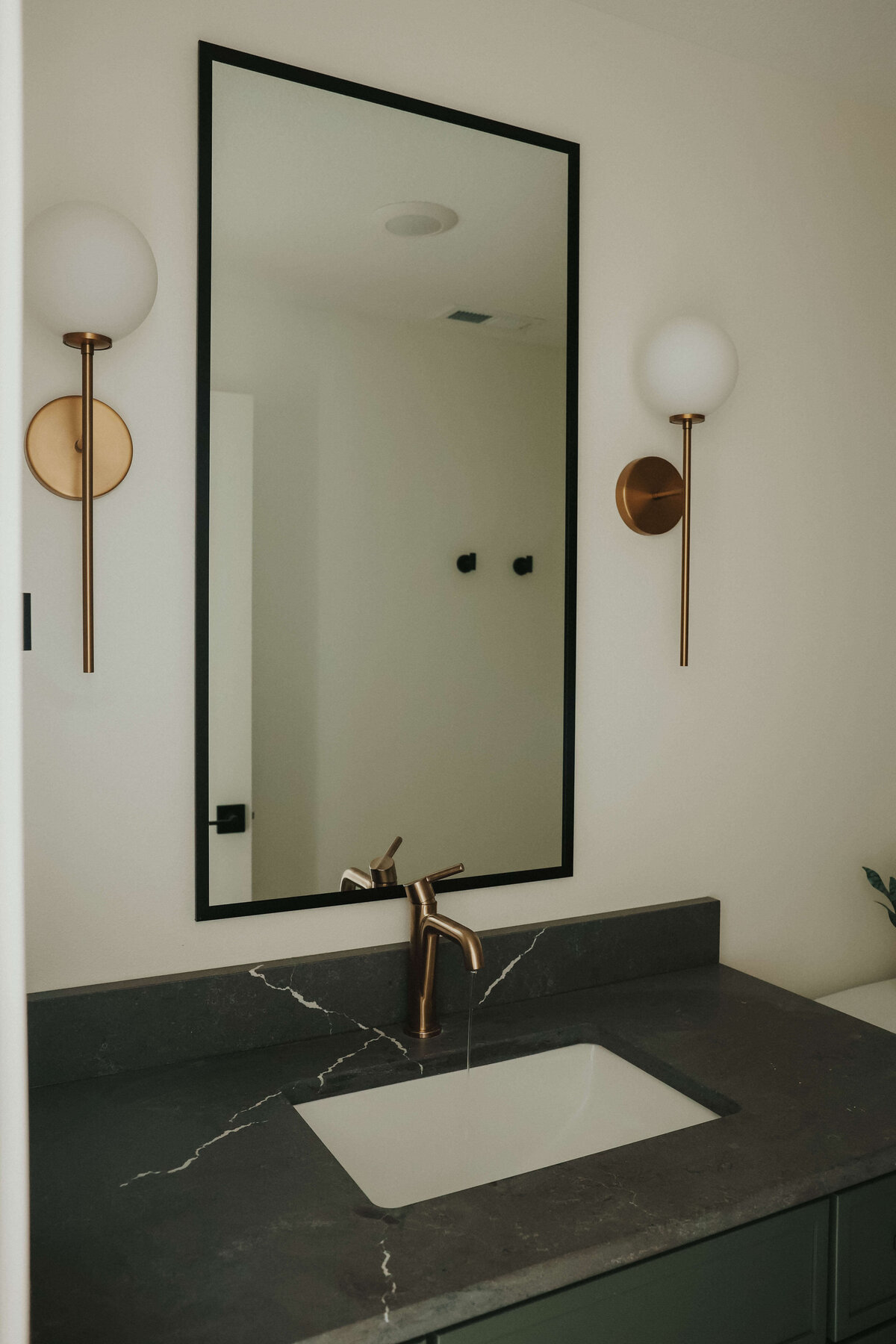 4171-Bathroom-Panora-Central-Iowa-Custom-Home-JRL-Builders-E23A3843